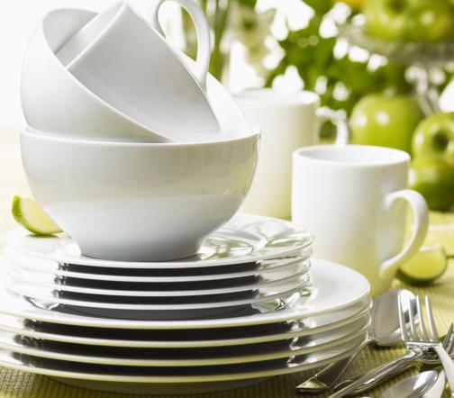 What Is The Best Material For Everyday Dinnerware?