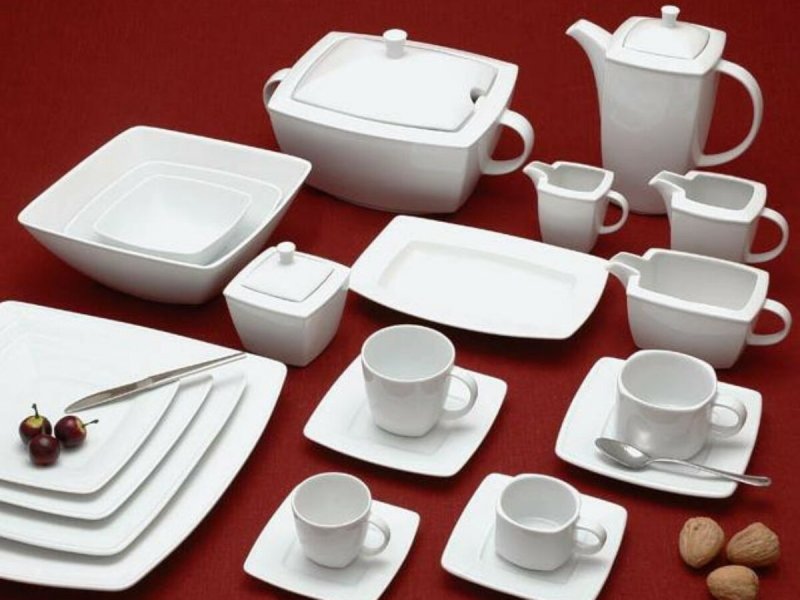 Purchase and today price of porcelain vs ceramic plates