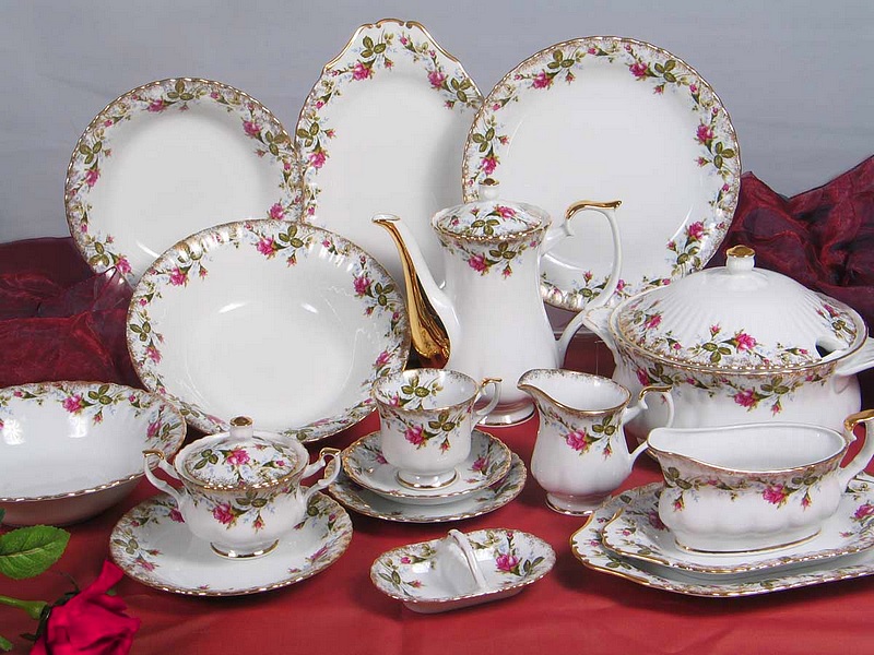 Purchase and price of porcelain dishes safe types