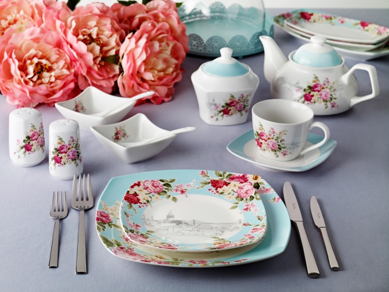 porcelain dinner set